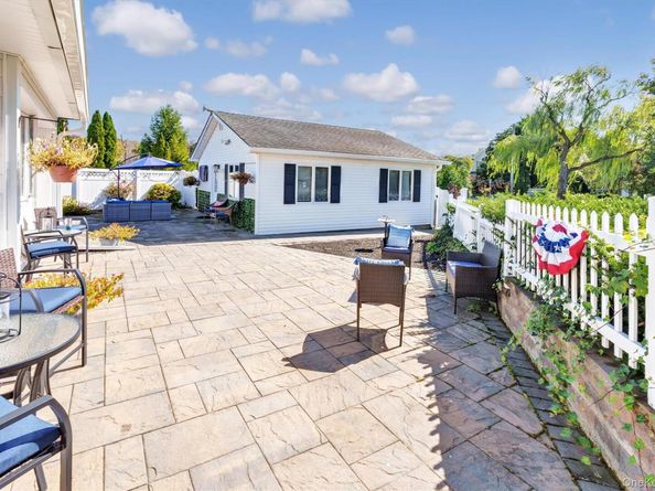 117 Middlesex Avenue, Oakdale NY 11769