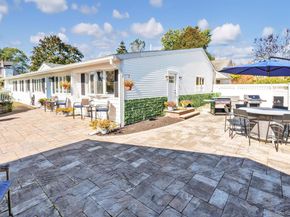 117 Middlesex Avenue, Oakdale NY 11769