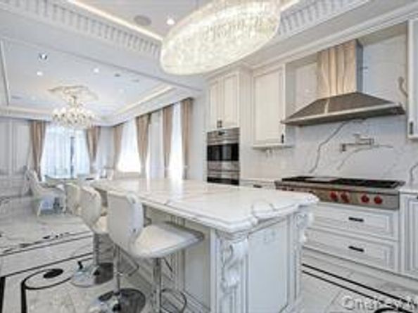 69-36 Dartmouth Street, Forest Hills NY 11375