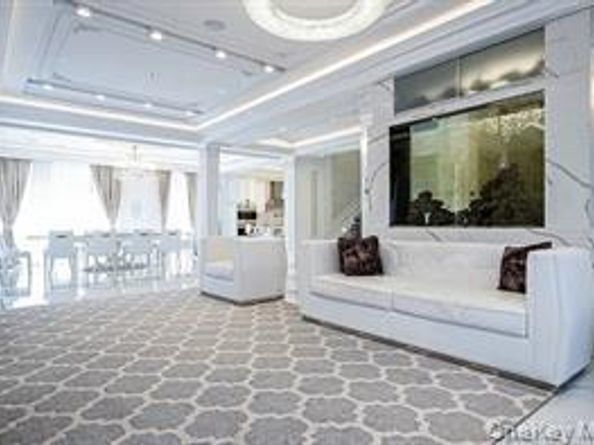 69-36 Dartmouth Street, Forest Hills NY 11375