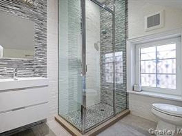 69-36 Dartmouth Street, Forest Hills NY 11375