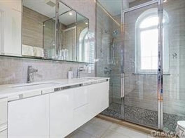 69-36 Dartmouth Street, Forest Hills NY 11375