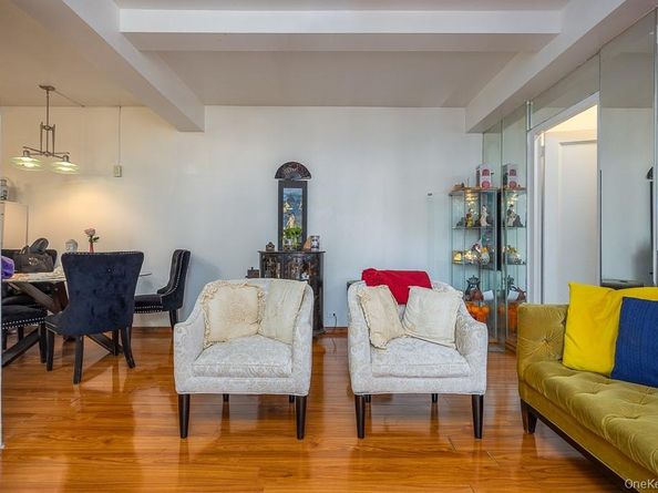 1601 Metropolitan Avenue 3H, Bronx NY 10462
