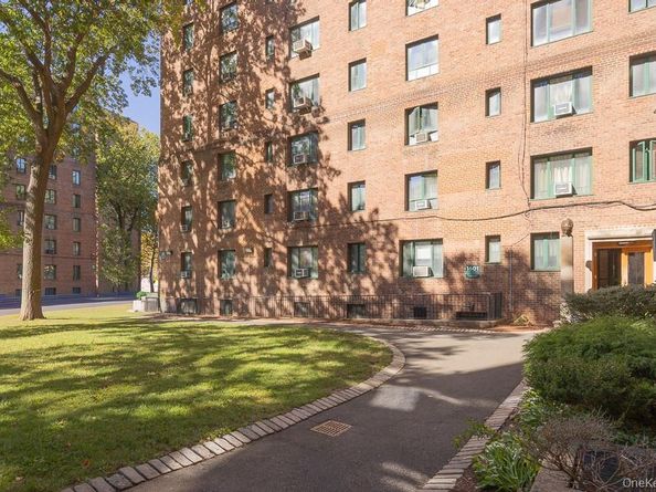 1601 Metropolitan Avenue 3H, Bronx NY 10462