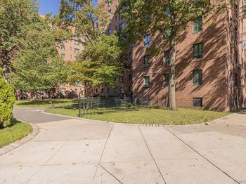 1601 Metropolitan Avenue
