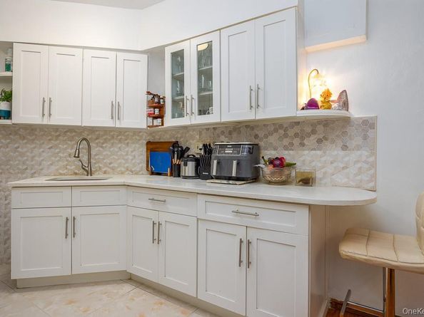1601 Metropolitan Avenue 3H, Bronx NY 10462