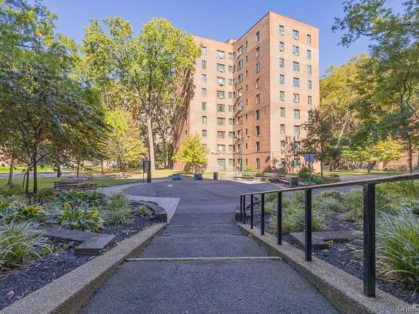 1601 Metropolitan Avenue 3H, Bronx NY 10462