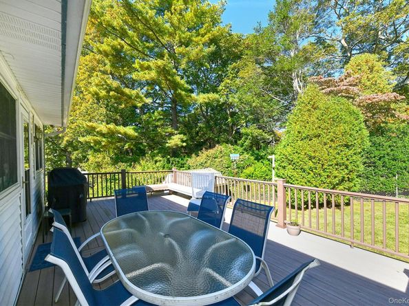 7 Cardiff Court, South Huntington NY 11746