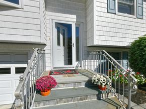 7 Cardiff Court, South Huntington NY 11746