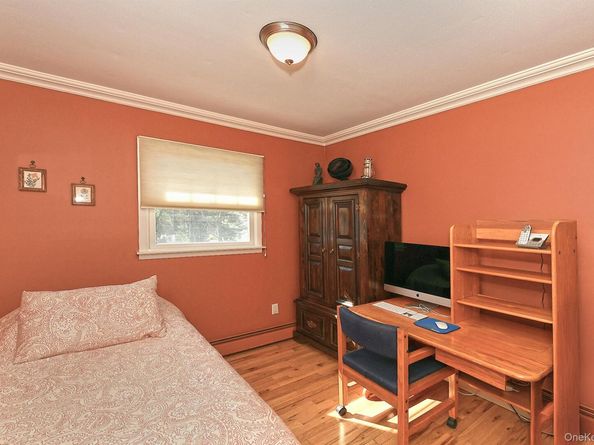 7 Cardiff Court, South Huntington NY 11746