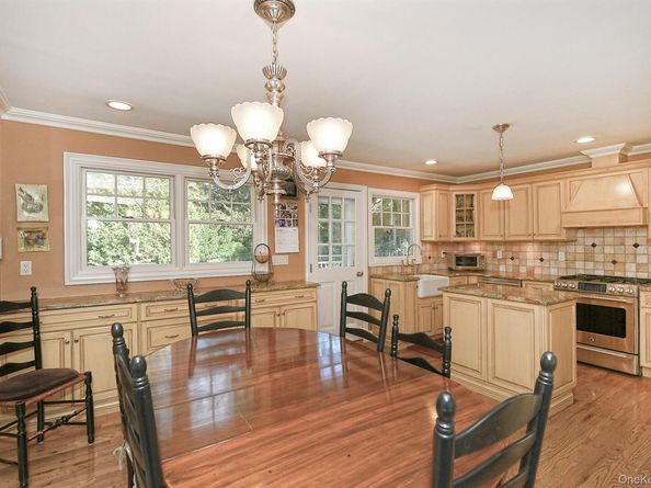7 Cardiff Court, South Huntington NY 11746