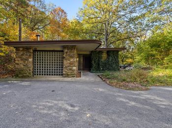 1305 Grants Lane