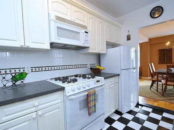 235 Garth Road C5B, Scarsdale NY 10583