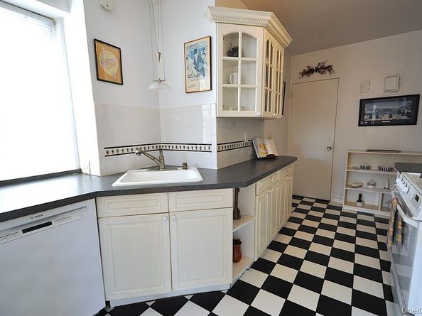 235 Garth Road C5B, Scarsdale NY 10583