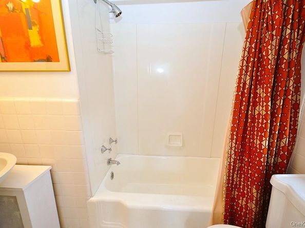 235 Garth Road C5B, Scarsdale NY 10583