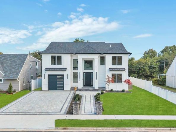 9 Short Lane, Levittown NY 11756