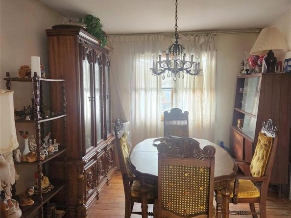 47 15th Avenue, West Babylon NY 11704