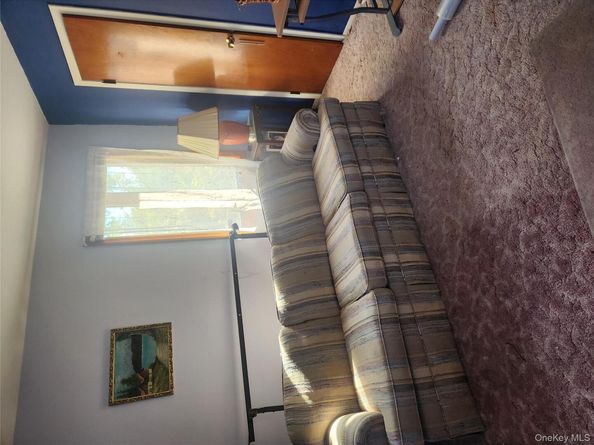 47 15th Avenue, West Babylon NY 11704