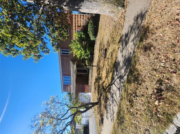 47 15th Avenue, West Babylon NY 11704