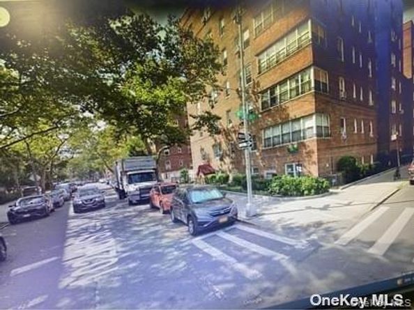 63-60 102nd Street D7, Rego Park NY 11374