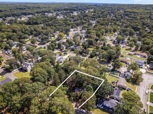 36 Kensington Avenue, Selden NY 11784