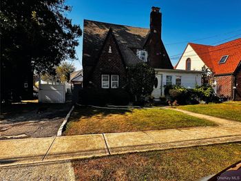 17 Flint Avenue