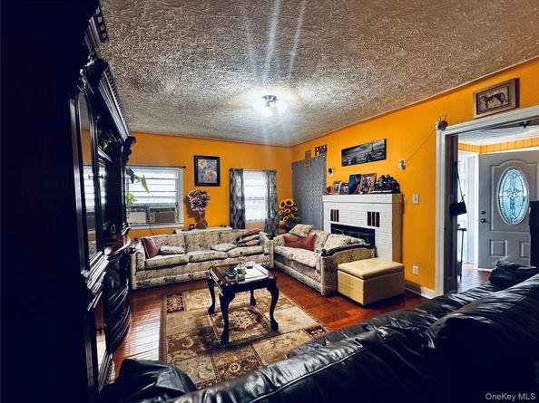 17 Flint Avenue, Hempstead NY 11550
