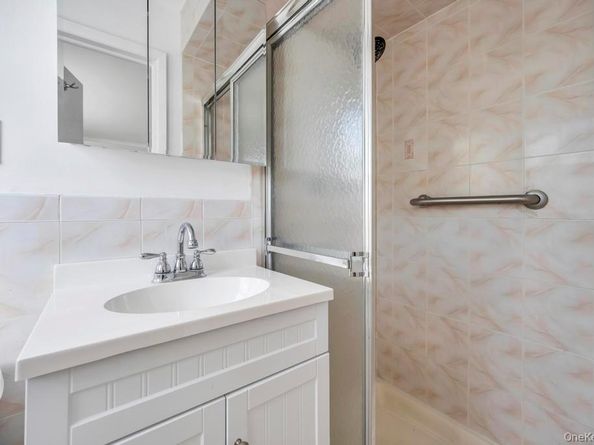 2566 Hyacinth Street, Westbury NY 11590