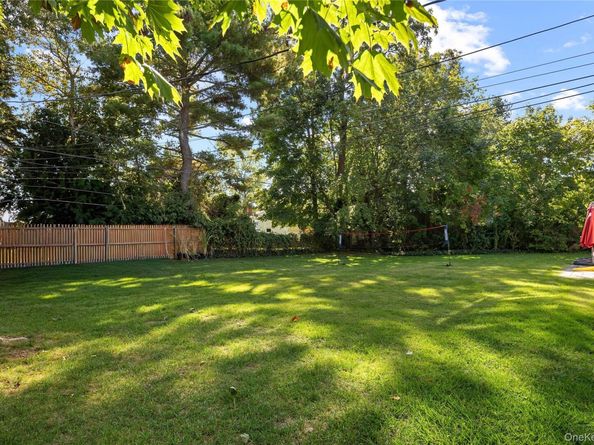 38 Oxford Road, Old Bethpage NY 11804