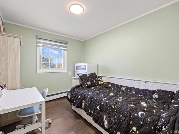 38 Oxford Road, Old Bethpage NY 11804