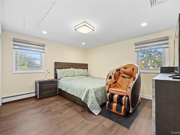 38 Oxford Road, Old Bethpage NY 11804