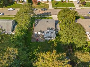 38 Oxford Road, Old Bethpage NY 11804