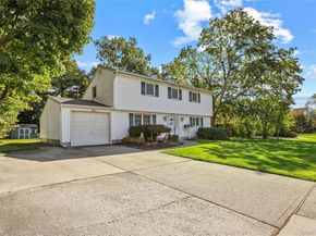 38 Oxford Road, Old Bethpage NY 11804
