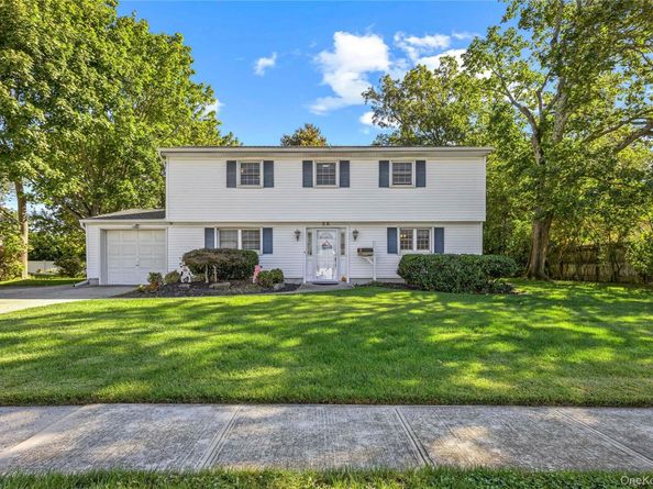 38 Oxford Road, Old Bethpage NY 11804