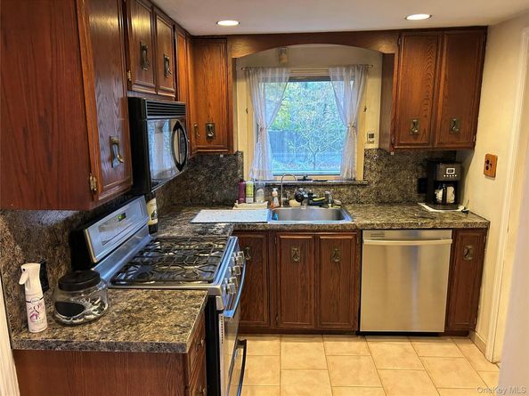 20 E Shore Drive, Patchogue NY 11772