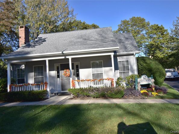 2 Oyster Cove Lane, Blue Point NY 11715