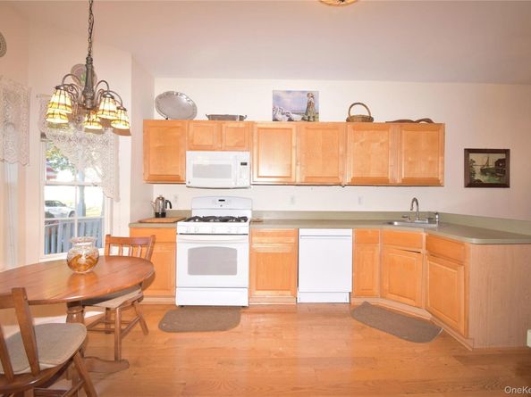 2 Oyster Cove Lane, Blue Point NY 11715