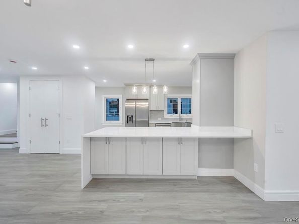 99 N Corona Avenue, Valley Stream NY 11580