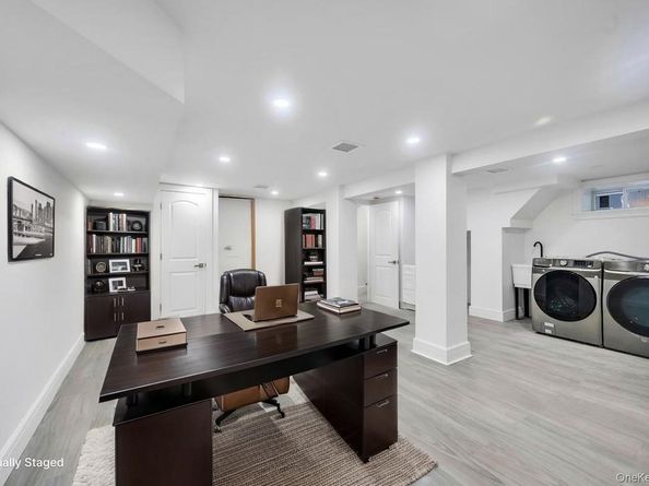 99 N Corona Avenue, Valley Stream NY 11580