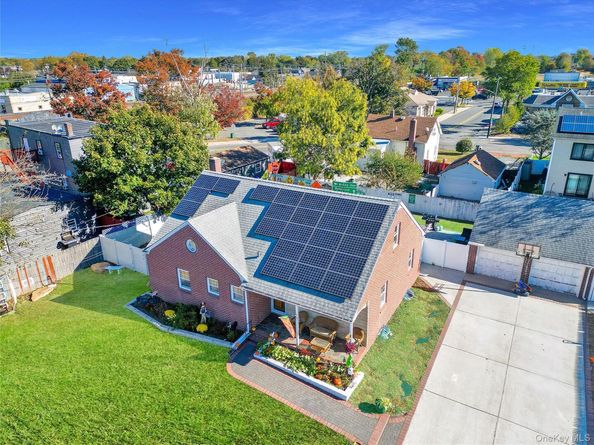 11 W 2nd Street, Deer Park NY 11729