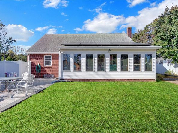 11 W 2nd Street, Deer Park NY 11729