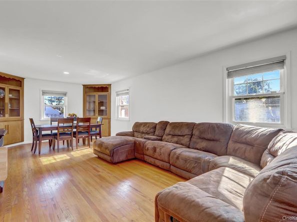 11 W 2nd Street, Deer Park NY 11729