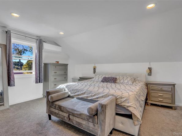 11 W 2nd Street, Deer Park NY 11729