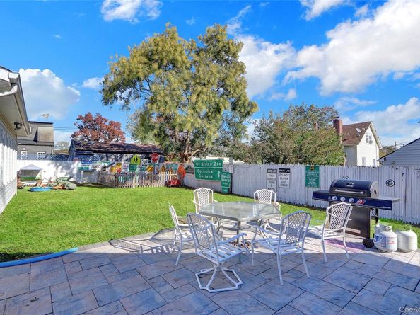 11 W 2nd Street, Deer Park NY 11729