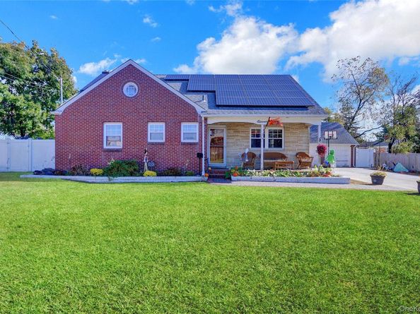 11 W 2nd Street, Deer Park NY 11729