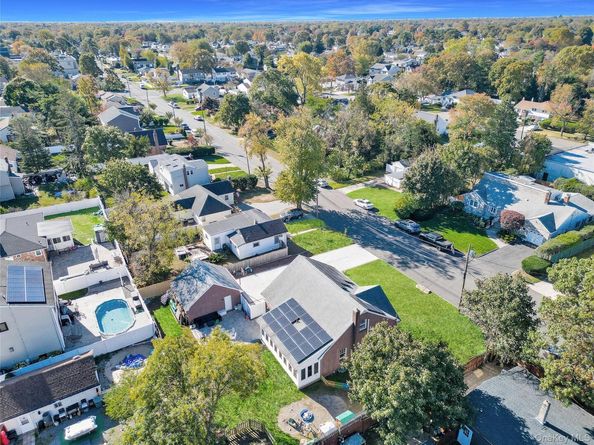 11 W 2nd Street, Deer Park NY 11729