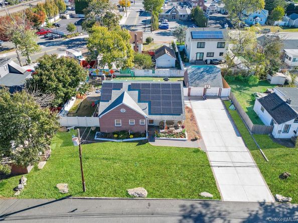 11 W 2nd Street, Deer Park NY 11729