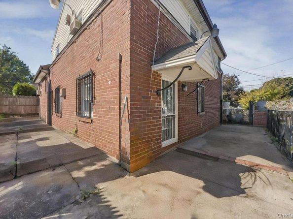 184 Independence Avenue, Freeport NY 11520