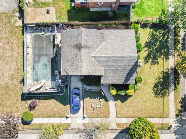 184 Independence Avenue, Freeport NY 11520