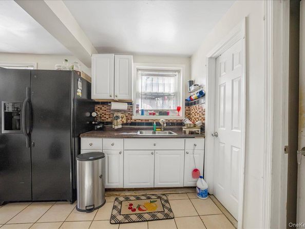 184 Independence Avenue, Freeport NY 11520